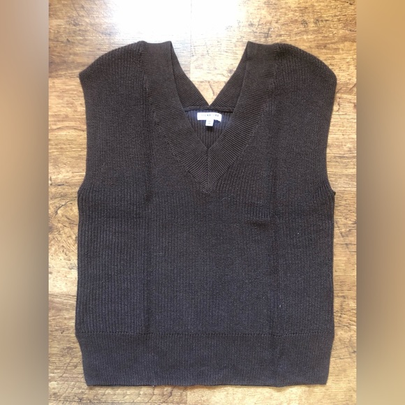 Reitmans: Dark Brown V-Neck Sweater Vest - Picture 1 of 3